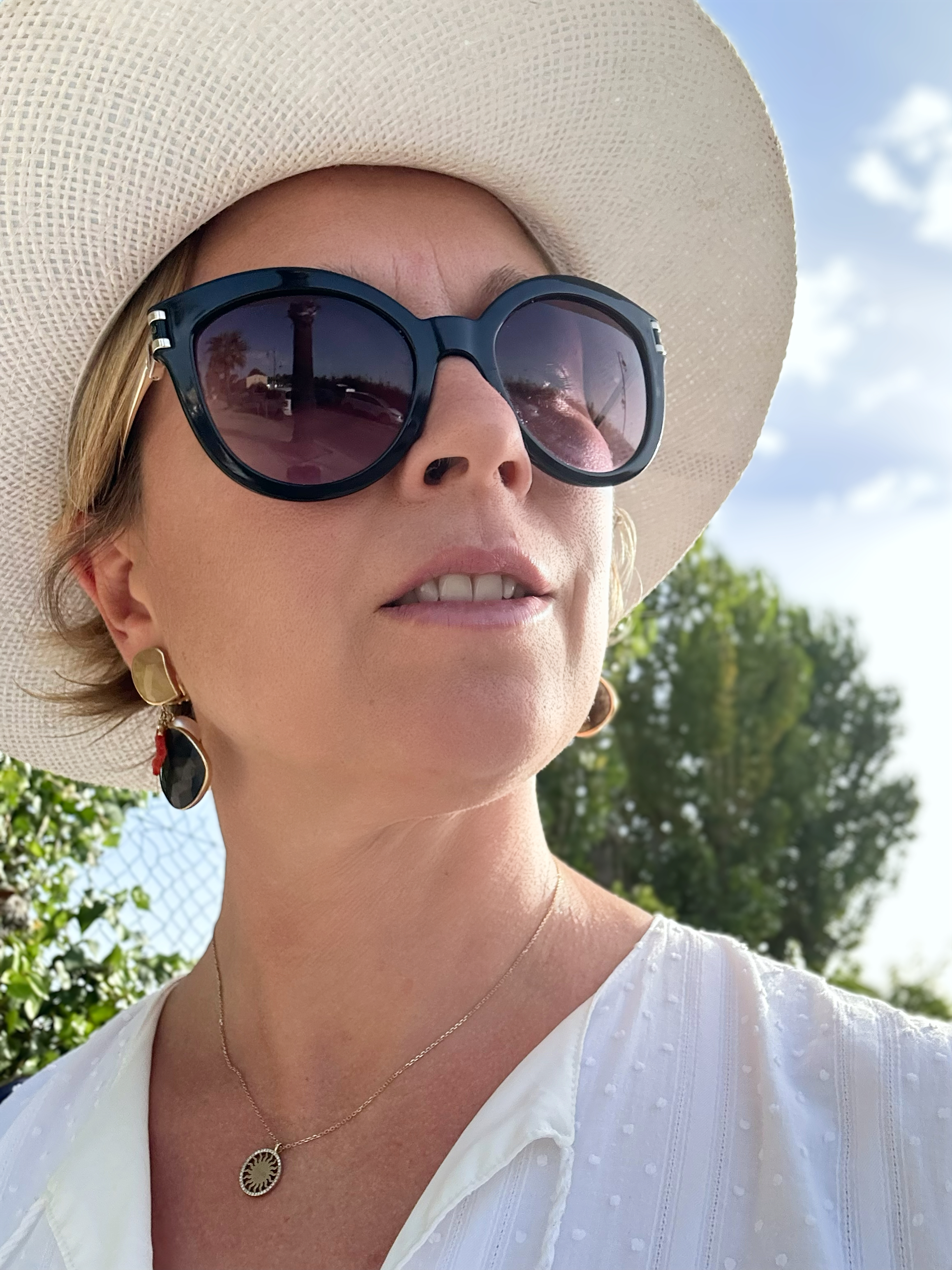 Lisa Lesunja - Founder of Dappo Blog